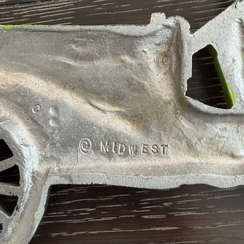 Vintage 1909 Hupmobile Car Hand Cast Aluminum Wall Art By Midwest Products Green